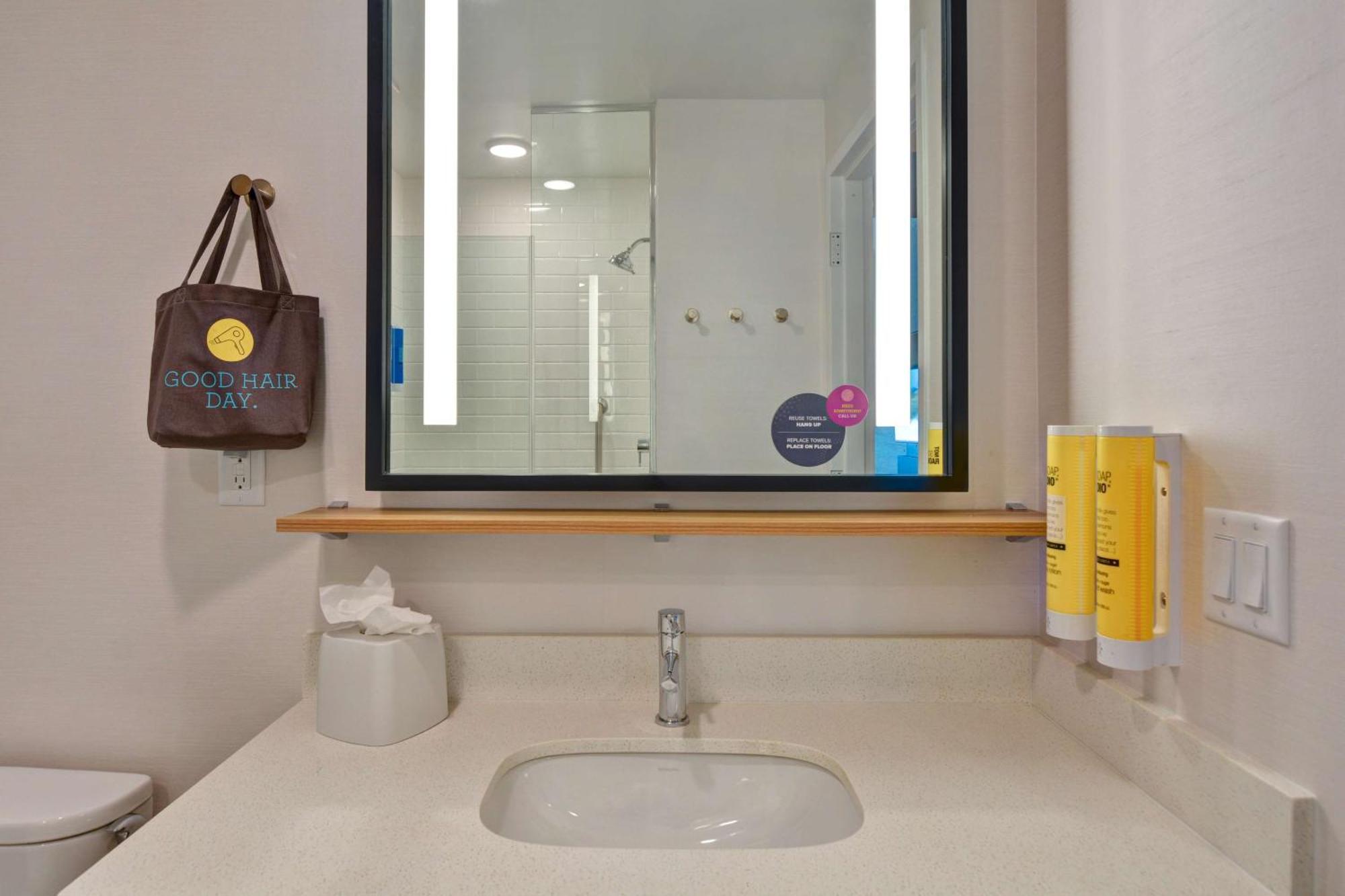 Tru By Hilton St. Petersburg Downtown Central Ave Ngoại thất bức ảnh